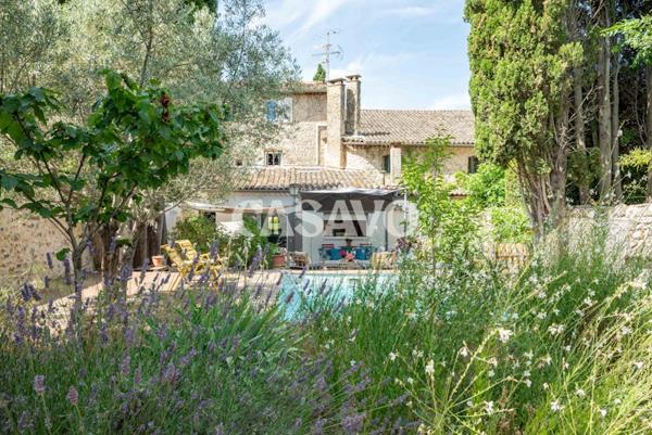 Vente Maison 6 pièces de 230m² - 13760 Saint-Cannat