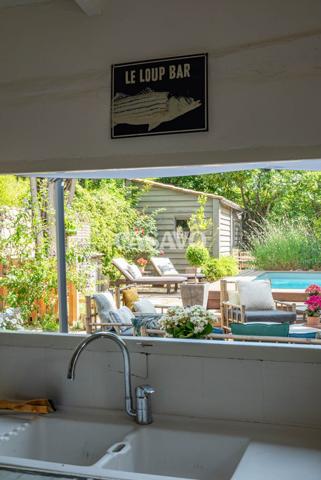 Vente Maison 6 pièces de 230m² - 13760 Saint-Cannat
