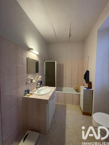 Maison à vendre 6 pièces 153 m² Barbezieux-Saint-Hilaire