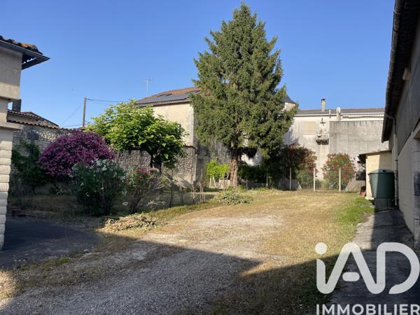 Maison à vendre 6 pièces 153 m² Barbezieux-Saint-Hilaire