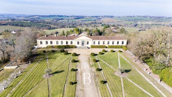 Auch, Château 4 Chambres -  393 m² à vendre