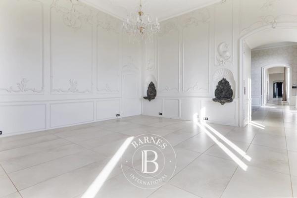 Auch, Château 4 Chambres -  393 m² à vendre
