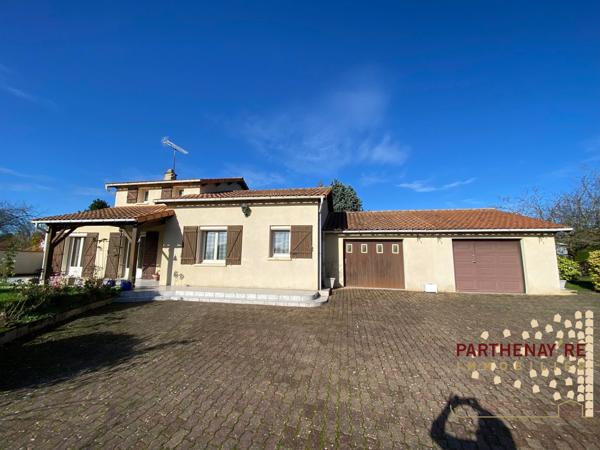 Belle Maison T5 des années 80 avec double garage