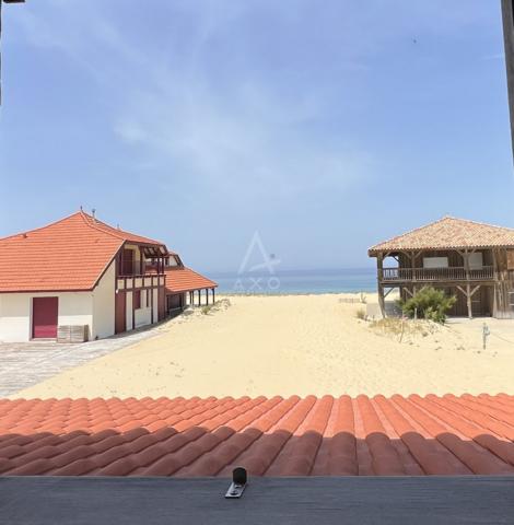 Une maison posée sur la dune, face à l’infini.
