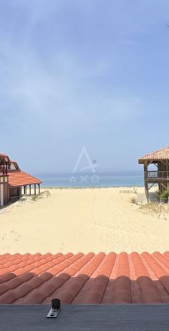 Une maison posée sur la dune, face à l’infini.