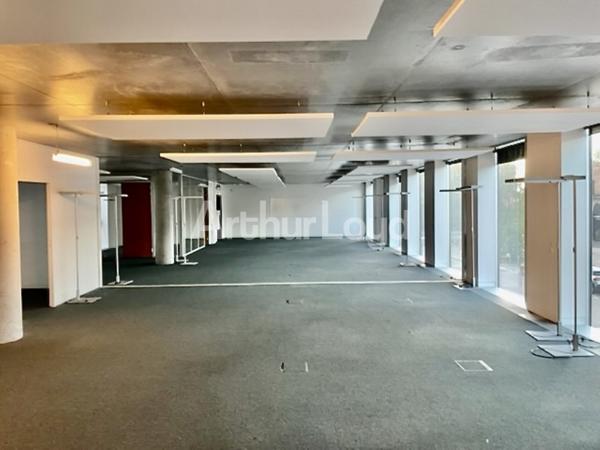 Bureaux à louer à Lille - Immeuble BBC performant et modulable - Accessibilité et confort premium