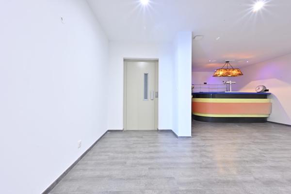 Maison contemporaine sur  sous-sol, trois chambres à Saintes