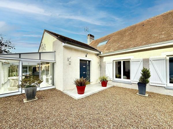 Maison familiale de 149 m² avec dépendance, piscine et grand terrain – Changé