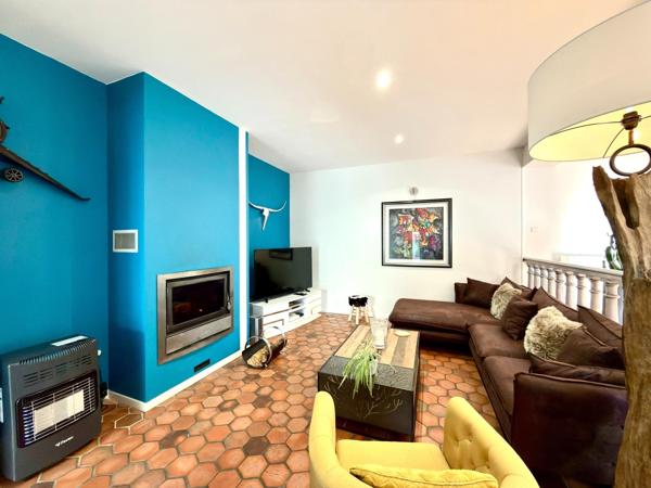 Maison familiale de 149 m² avec dépendance, piscine et grand terrain – Changé