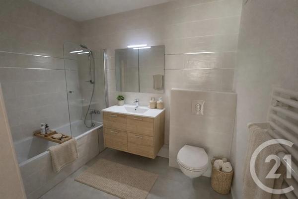 Appartement F5 à vendre  5 pièces - 126 m 2   PAU  - 64
