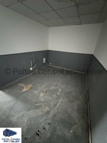 LOCAL COMMERCIAL PROCHE BRECHE NIORT 50m2
