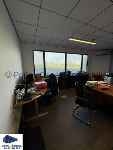 A LOUER BUREAUX TRES BON ETAT 214m2 PRIVATIF FACILE D’ACCES PARKINGS