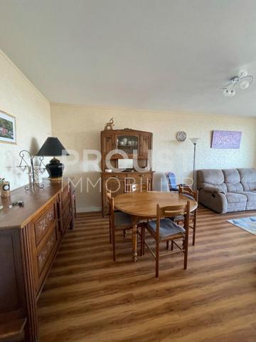 En exclusivité à niort, bel appartement t3 dans une résidence sécurisée.