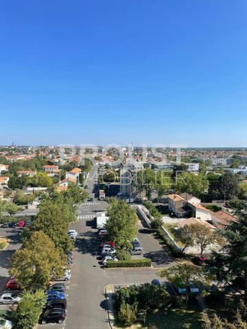 En exclusivité à niort, bel appartement t3 dans une résidence sécurisée.
