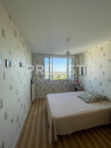 En exclusivité à niort, bel appartement t3 dans une résidence sécurisée.