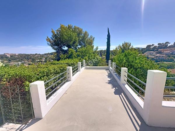 Charmant studio à Vendre à La Seyne sur Mer Quartier La Donicarde