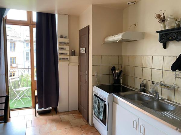 Bel appartement avec balcon au centre-ville