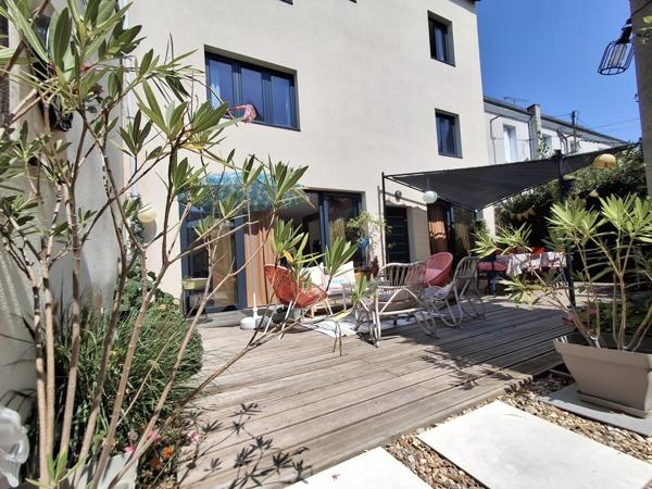 À vendre - Maison contemporaine, 6 pièces située à Tours (37000)
