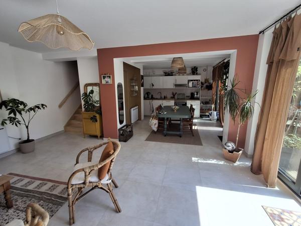 À vendre - Maison contemporaine, 6 pièces située à Tours (37000)