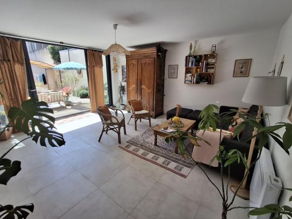 À vendre - Maison contemporaine, 6 pièces située à Tours (37000)