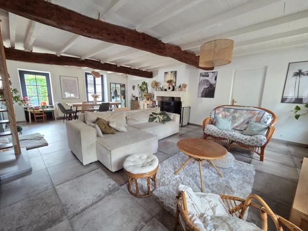 Maison à SAINT-JEAN-D'ANGELY, 17400 - 5 pièces 136m²