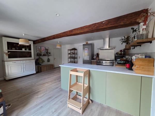 Maison à SAINT-JEAN-D'ANGELY, 17400 - 5 pièces 136m²