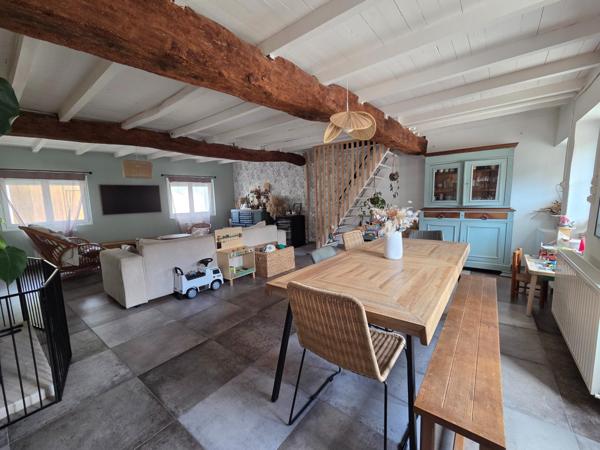 Maison à SAINT-JEAN-D'ANGELY, 17400 - 5 pièces 136m²