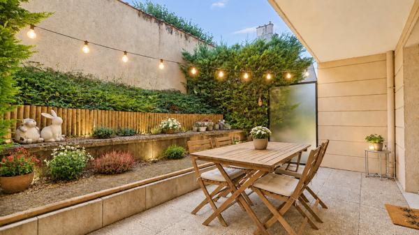 Appartement
         3 pièces
        - 65 m² Exclusivité 306 000 € *