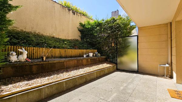 Appartement
         3 pièces
        - 65 m² Exclusivité 306 000 € *