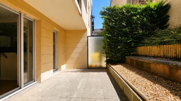 Appartement
         3 pièces
        - 65 m² Exclusivité 306 000 € *
