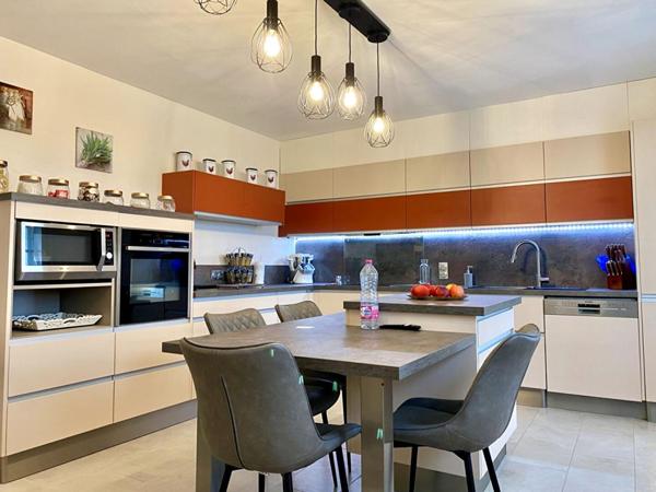 Maison Chauray (79180) 6 pièce(s) 149 m2