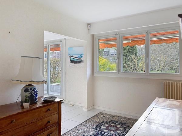 Appartement F5 à vendre  5 pièces - 100,38 m 2   GRADIGNAN  - 33