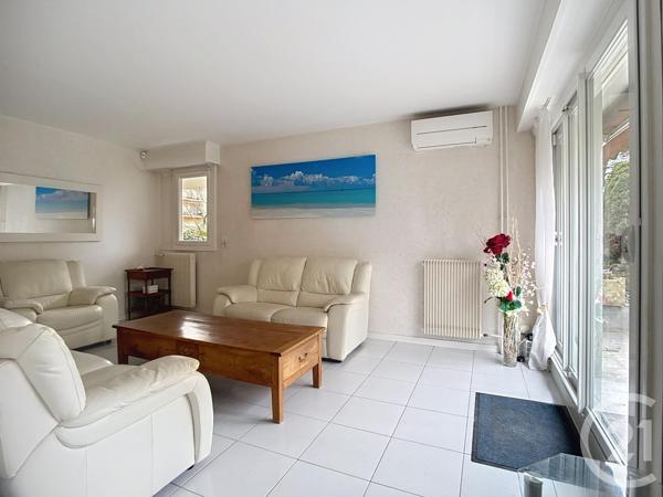 Appartement F5 à vendre  5 pièces - 100,38 m 2   GRADIGNAN  - 33