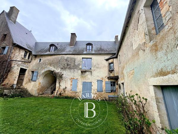Saint-Palais, Château  300 m² à vendre