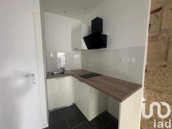 Location appartement 1 pièce 23 m² Saint-Gilles