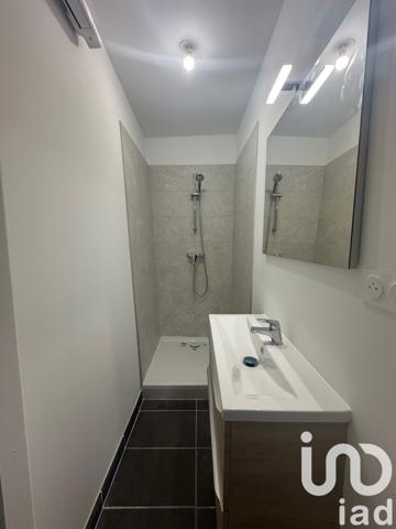 Location appartement 1 pièce 23 m² Saint-Gilles