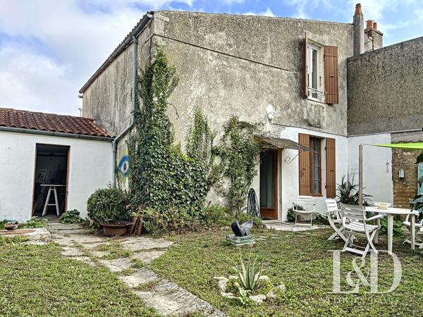 SAUJON CENTRE : maison 108 m² + dépendance, 3 chambres et jardin