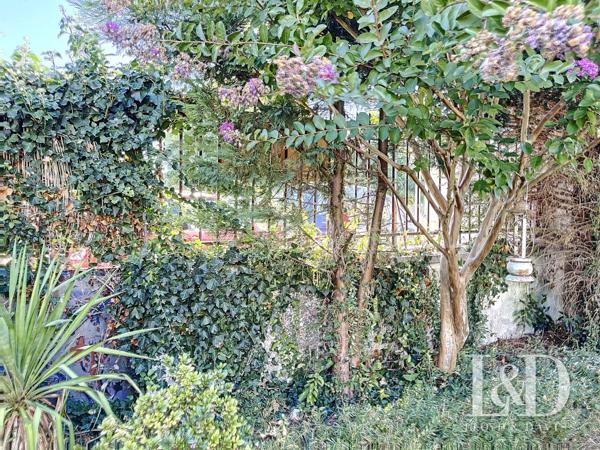 SAUJON CENTRE : maison 108 m² + dépendance, 3 chambres et jardin