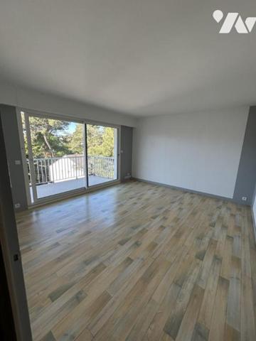 Commerces, plage et gare SNCF à pied - T3 avec terrasse et garage