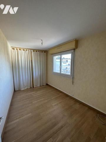 Commerces, plage et gare SNCF à pied - T3 avec terrasse et garage