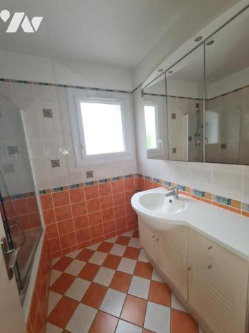 Commerces, plage et gare SNCF à pied - T3 avec terrasse et garage