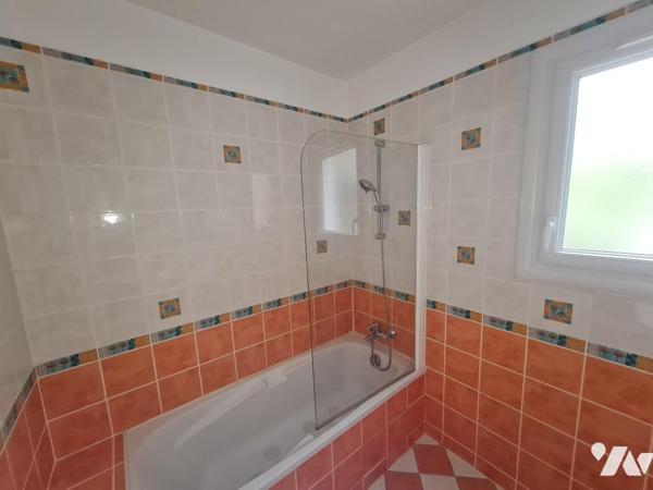 Commerces, plage et gare SNCF à pied - T3 avec terrasse et garage