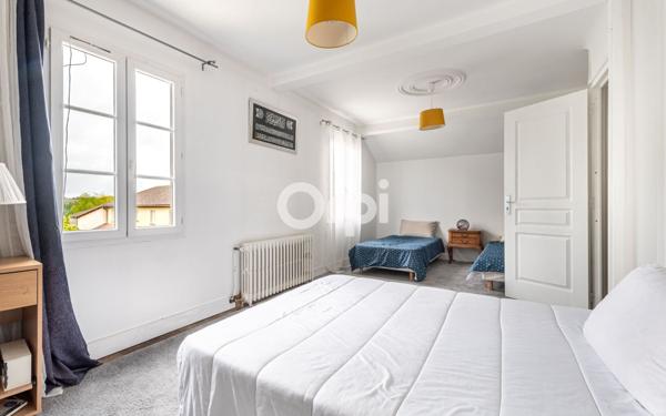 Maison à vendre    9 pièces • 215 m2 Saint-Léonard-de-Noblat