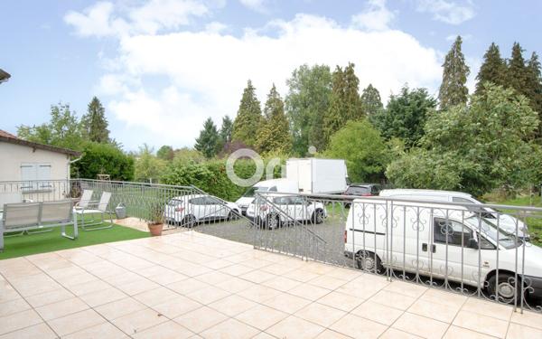 Maison à vendre    9 pièces • 215 m2 Saint-Léonard-de-Noblat