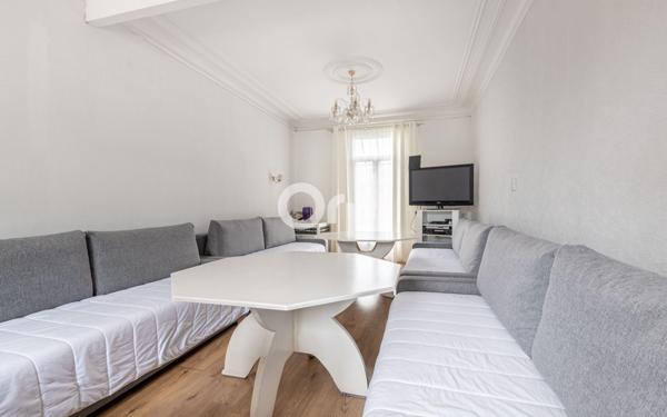 Maison à vendre    9 pièces • 215 m2 Saint-Léonard-de-Noblat