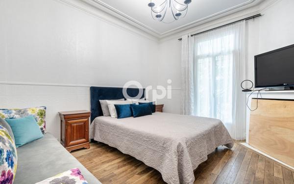 Maison à vendre    9 pièces • 215 m2 Saint-Léonard-de-Noblat