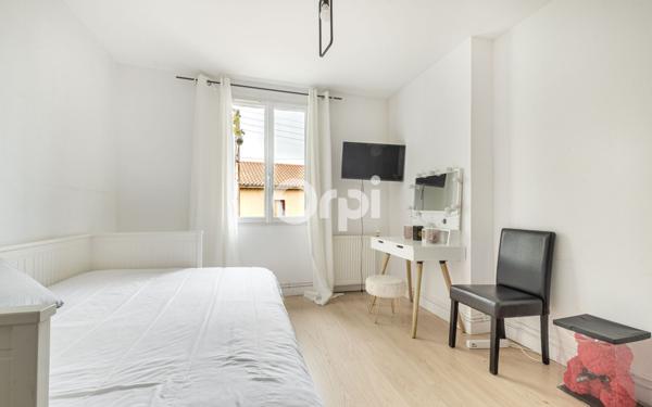 Maison à vendre    9 pièces • 215 m2 Saint-Léonard-de-Noblat