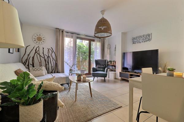 À VENDRE - Maison 3 chambres avec sous-sol total et terrasse rooftop