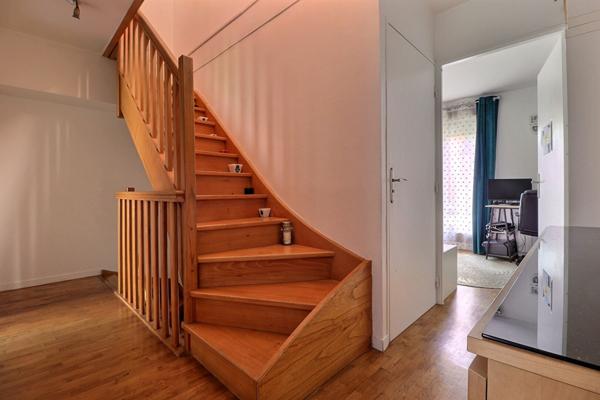 À VENDRE - Maison 3 chambres avec sous-sol total et terrasse rooftop