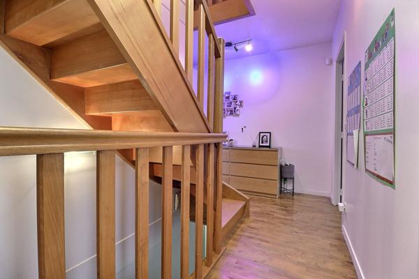 À VENDRE - Maison 3 chambres avec sous-sol total et terrasse rooftop